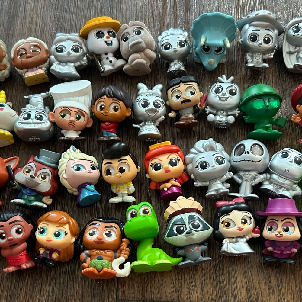 Disney Doorables Set of 45